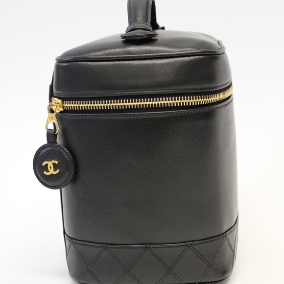 Chanel Vanity Black Lambskin Leather - Picture 4 of 10